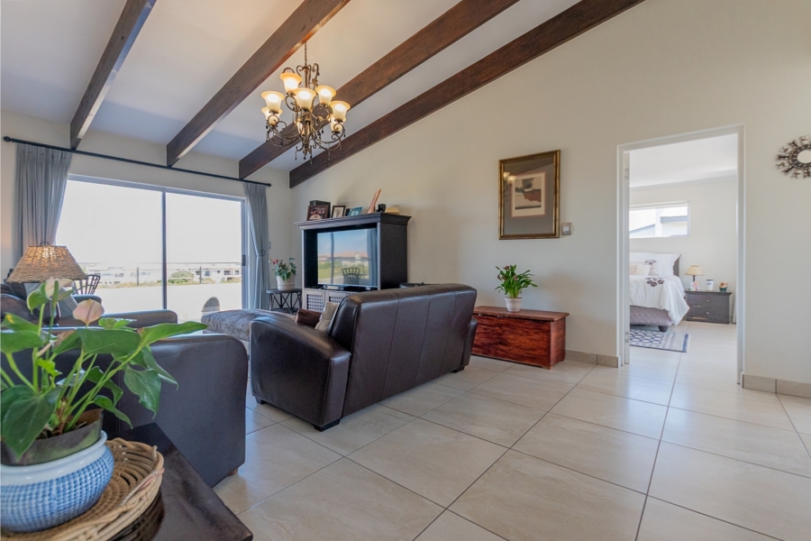 4 Bedroom Property for Sale in Sunset Estate Western Cape